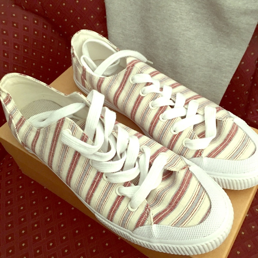 Striped sneakers